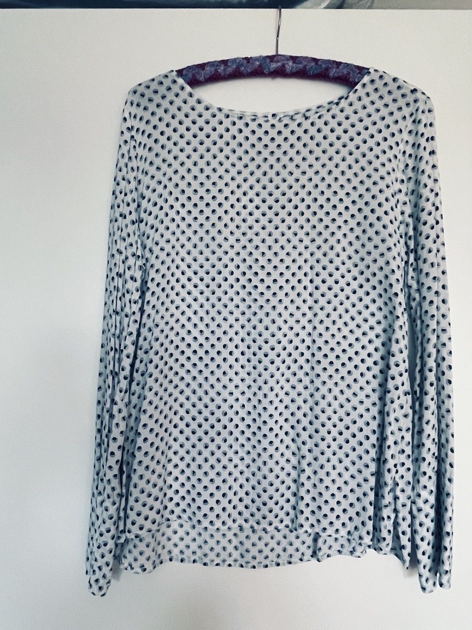 Blusen: Viskose Bluse  mit losem Schnitt Gr. 38/40 – Gebraucht aus Winterthur von 1956ingi