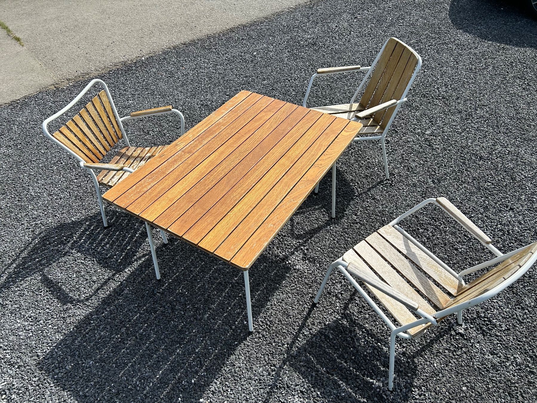 Set di tavolo e panche: Vintage Gartenmöbel dänisch Design – Usato da Goldau venduto da Taburettli_Brocante 2