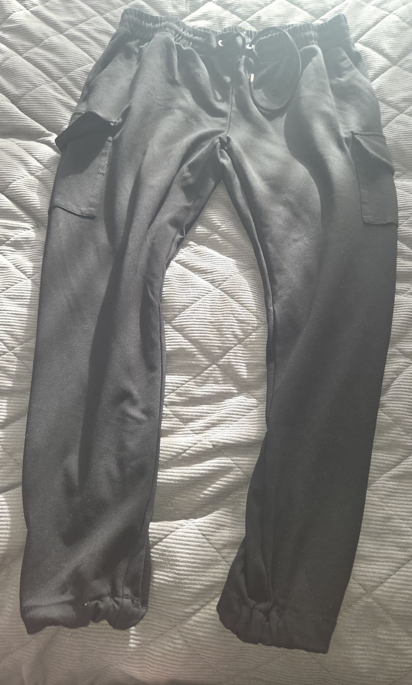 Pantaloni: Bequeme, schwarze Cargo-Hose Gr. XL – Usato da Utzenstorf venduto da Ernie_und_Bert
