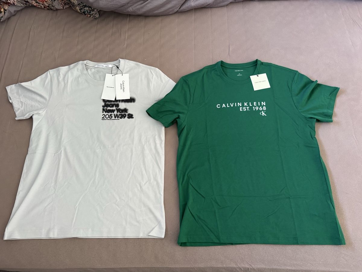 Calvin Klein Kleiderpakete: 2 t-shirt Calvin Klein  – Neu und originalverpackt aus Corpataux von seniz