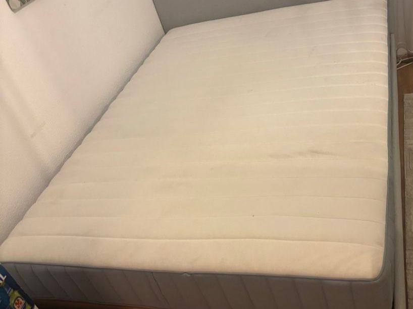 Ikea Matelas: Ikea Matratz Valeväg 140x200 – D'occasion à Zug par Deks