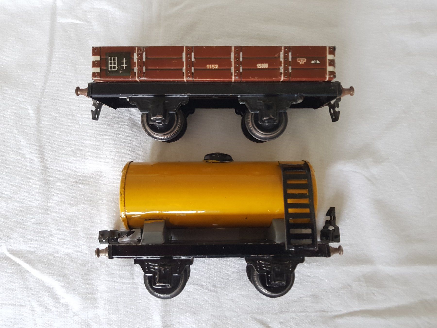 Modelleisenbahnen: 2 Tinplate Wagen – Gebraucht aus Luzern von inca55 1