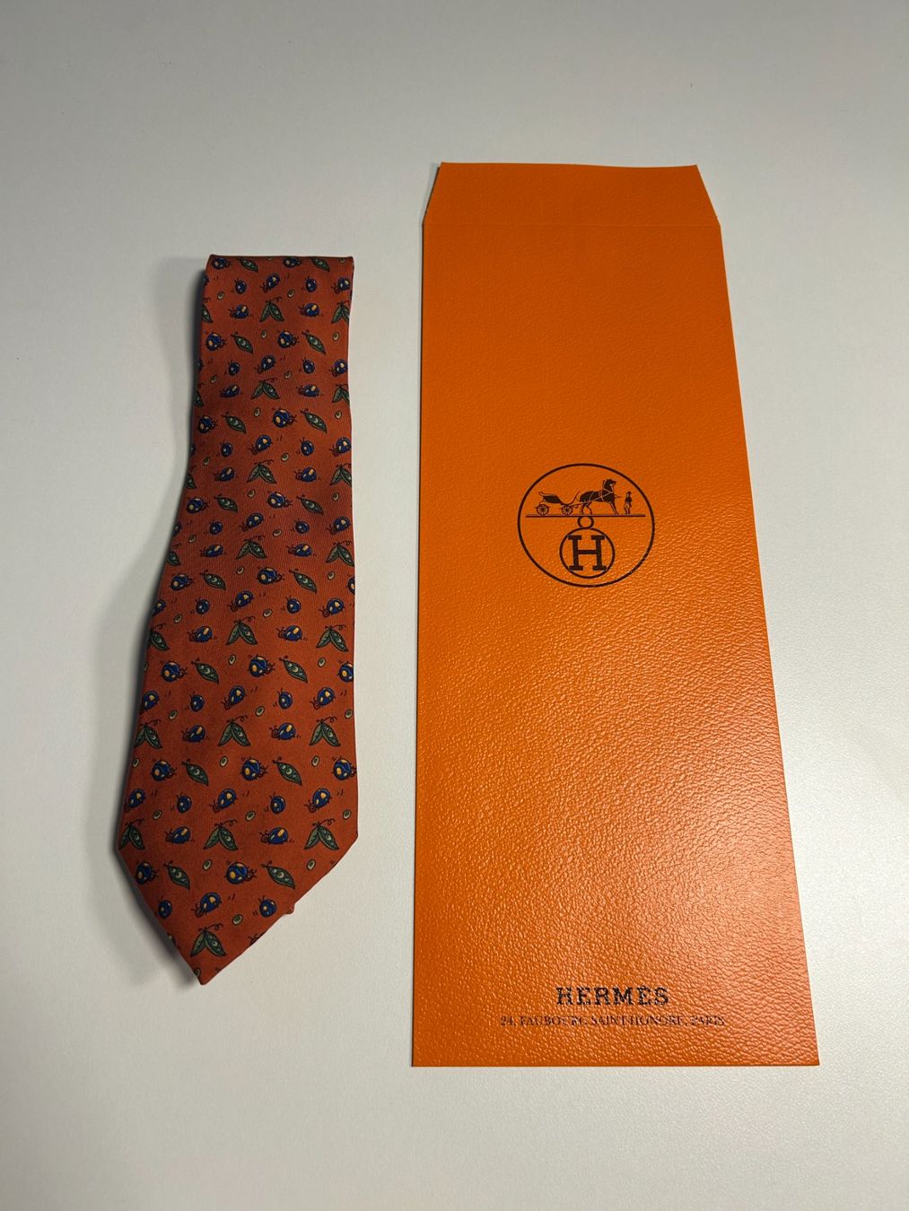 Hermès Cravatte: Hermès Marienkäfer Krawatte – Nuovo (secondo la descrizione) da Bern venduto da kurtikobolt74