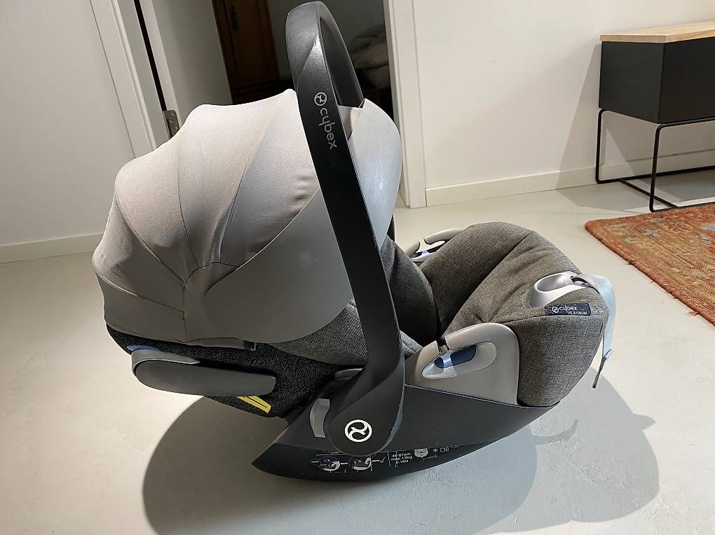 Seggiolini per auto: Cybex Babyschale Cloud Z i-Size – Usato da Sempach venduto da ak.kleinthomae