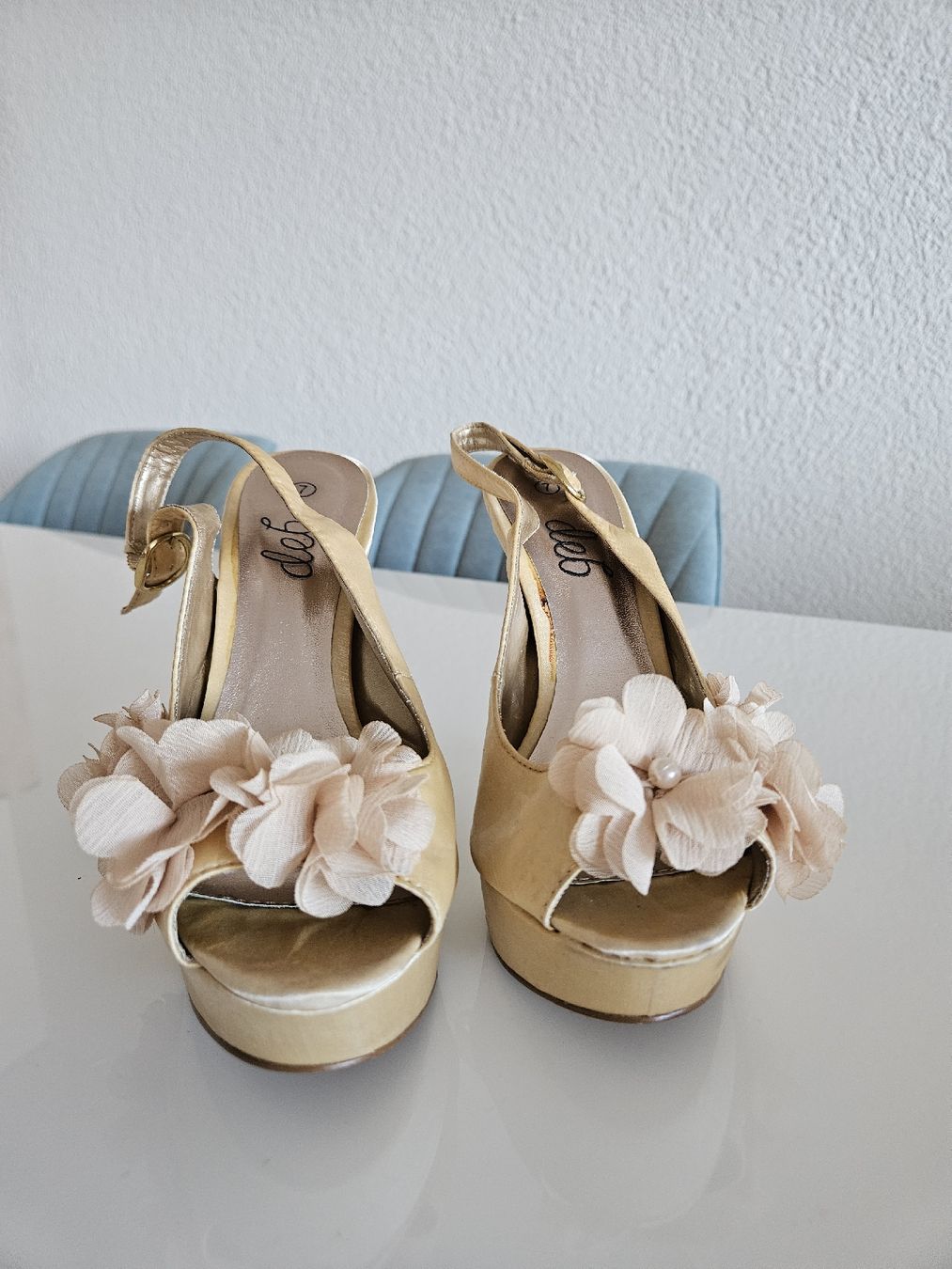 Scarpe da donna: Elegante, romantische Sandalen – Nuovo (secondo la descrizione) da Luzern venduto da J.Co