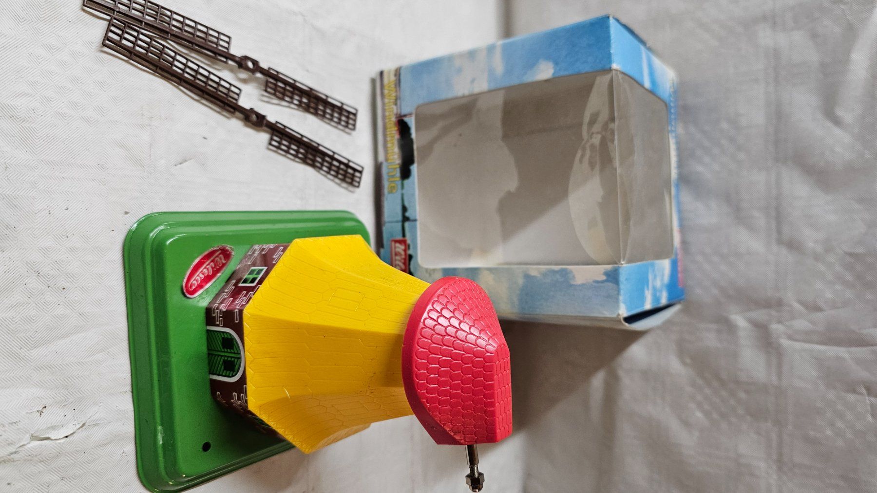 Wilesco Kit di modellismo & Modellini statici: Dampfmaschine Wilesco M68 Windmühle ovp – Nuovo (secondo la descrizione) da Hefenhofen venduto da Osstschweiz 2