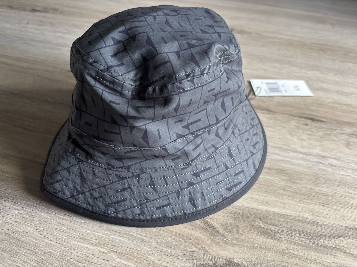 Michael Kors Copricapi, berretti & cappellini: Bob Michael Kors Imperméable NEUF – Nuovo e nell'imballaggio originale da Delémont venduto da Ma_LoU.01