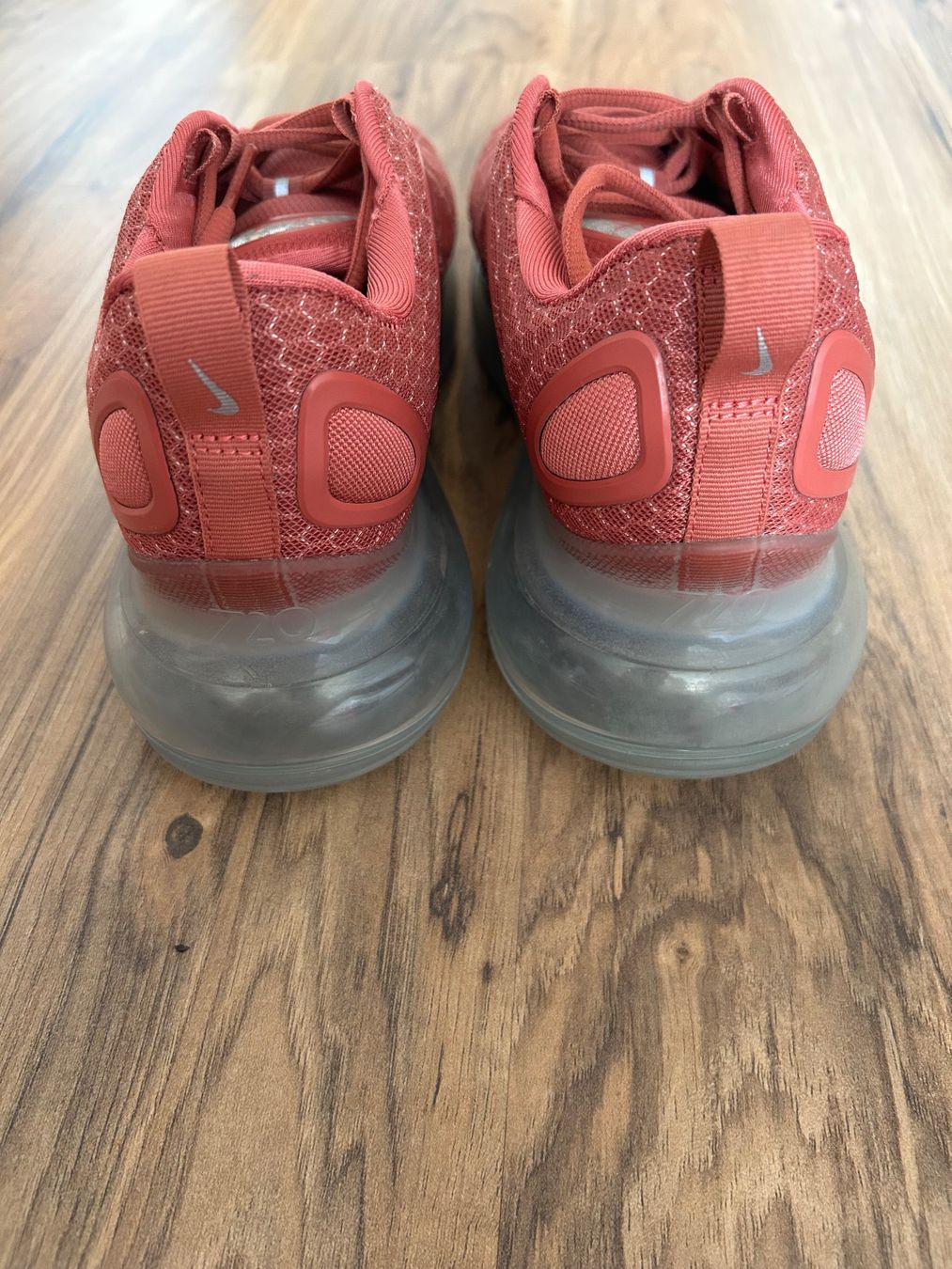 Nike Scarpe da donna: Nike Air Max 720 Damen Grösse 41 – Usato da Wila venduto da mic_xg2f 2