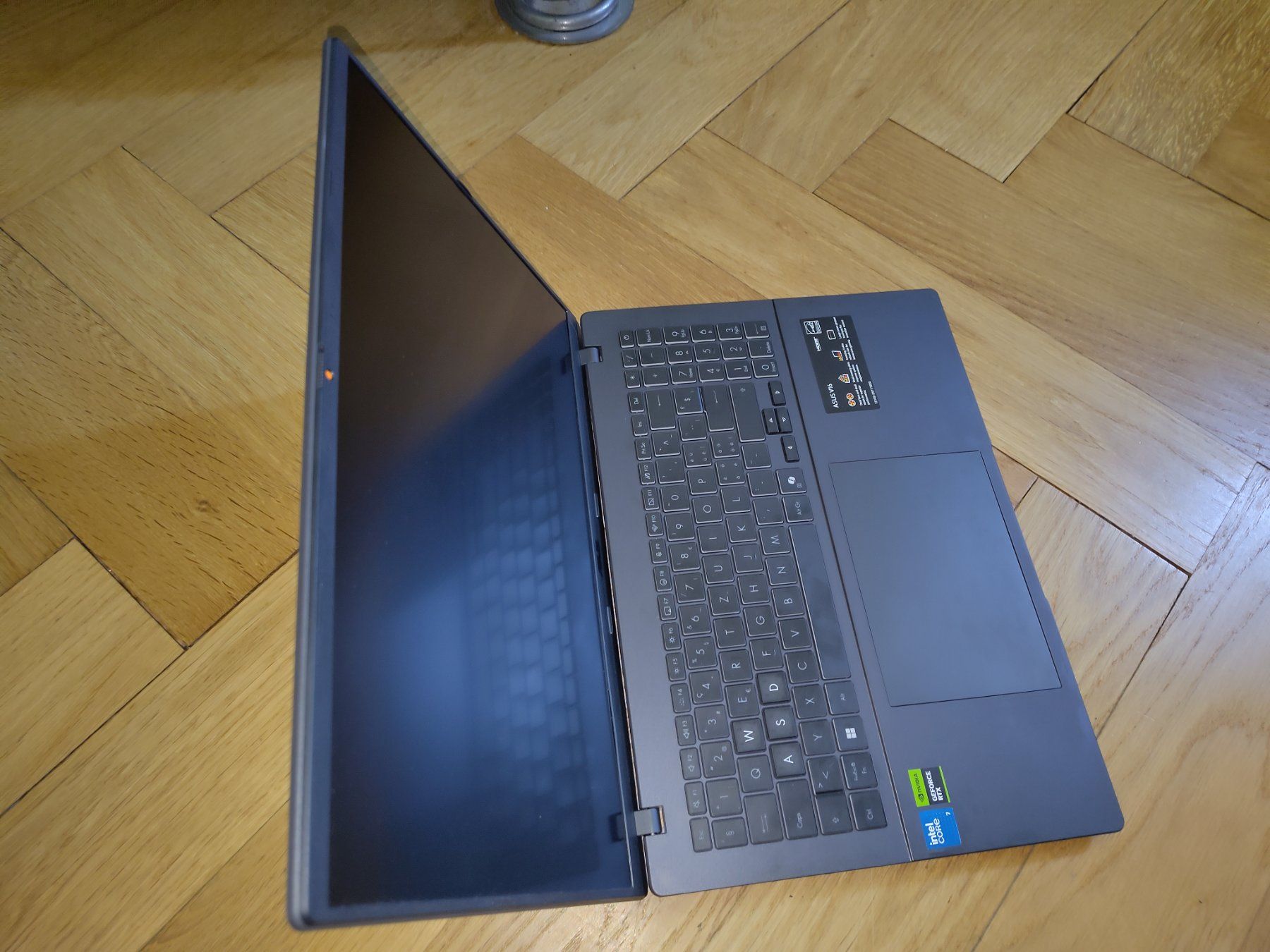 Asus Notebooks: Asus V16 Intel Core 7 Nvidia Geforce rtx5070 – Gebraucht aus Bern von Smoo9 5