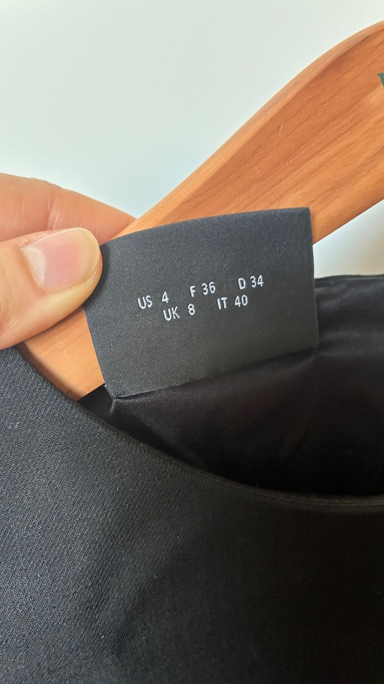 Akris Vestiti: Akris Kleid schwarz Grösse 36 – Usato da Baden venduto da usewhatyouhave 5