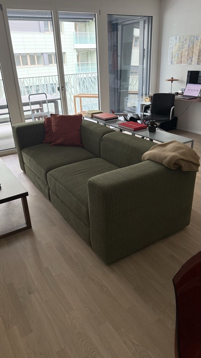 Ikea Divani: Canapé vert côtelé, avance compartiments de rangement – Usato da Chavannes-Renens venduto da nurx17