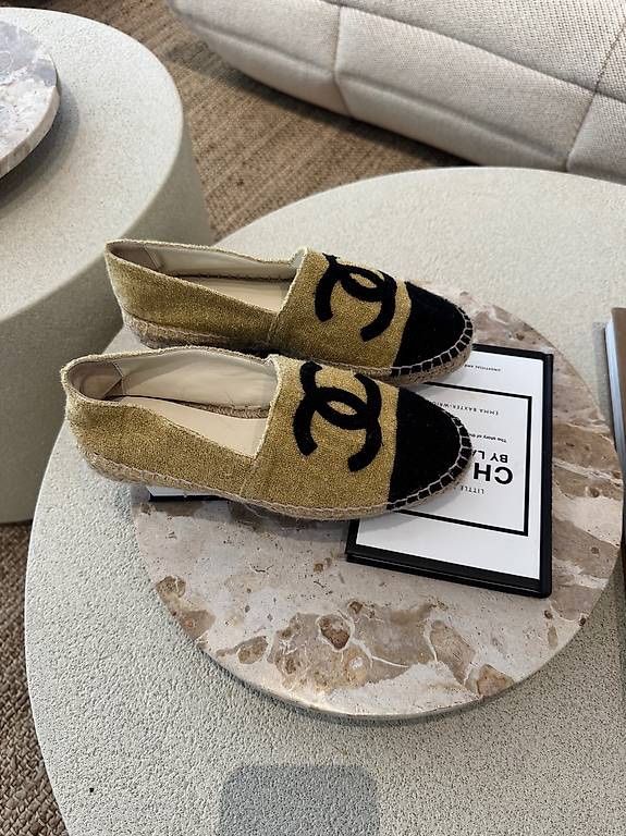 Chanel Scarpe da donna: CHANEL ESPADRILLES GOLD – Usato da Schwyz venduto da bofb 1