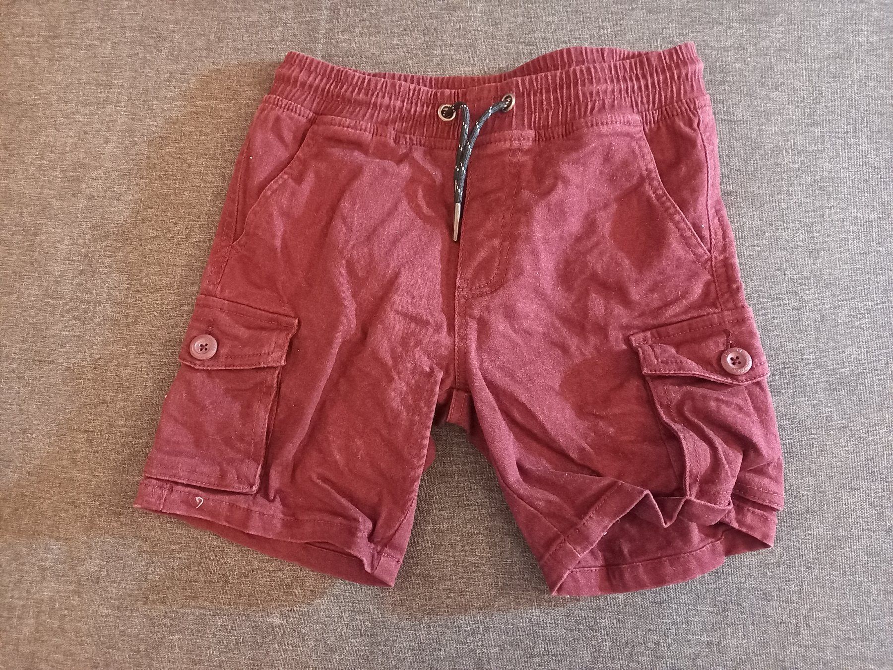 Hosen: Shorts cargo bordeaux – Gebraucht aus Lausanne von KUNKI-DESTOCK 1