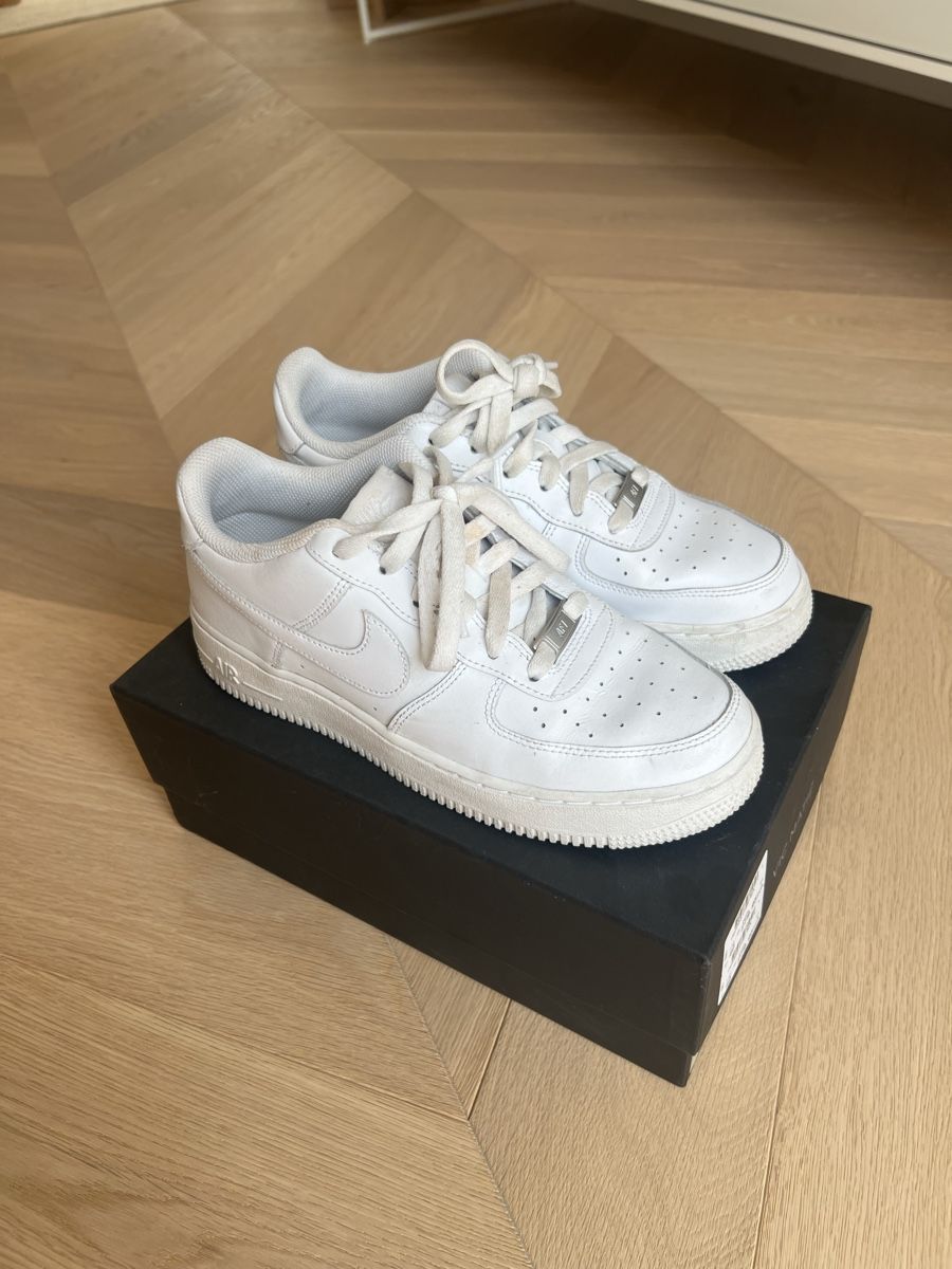 Nike Herrenschuhe: Nike Air Force 1 white  – Gebraucht aus Kreuzlingen von Lamaro45