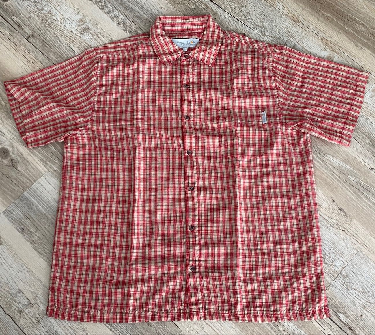 Camicie: Regatta SommerHemd, Rot/Beige Kariert – Usato da Hunzenschwil venduto da heb_blr9