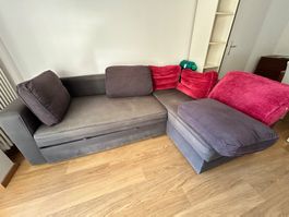IKEA Friheten Sofa Grau. Aufklappar und als Bett nützlich