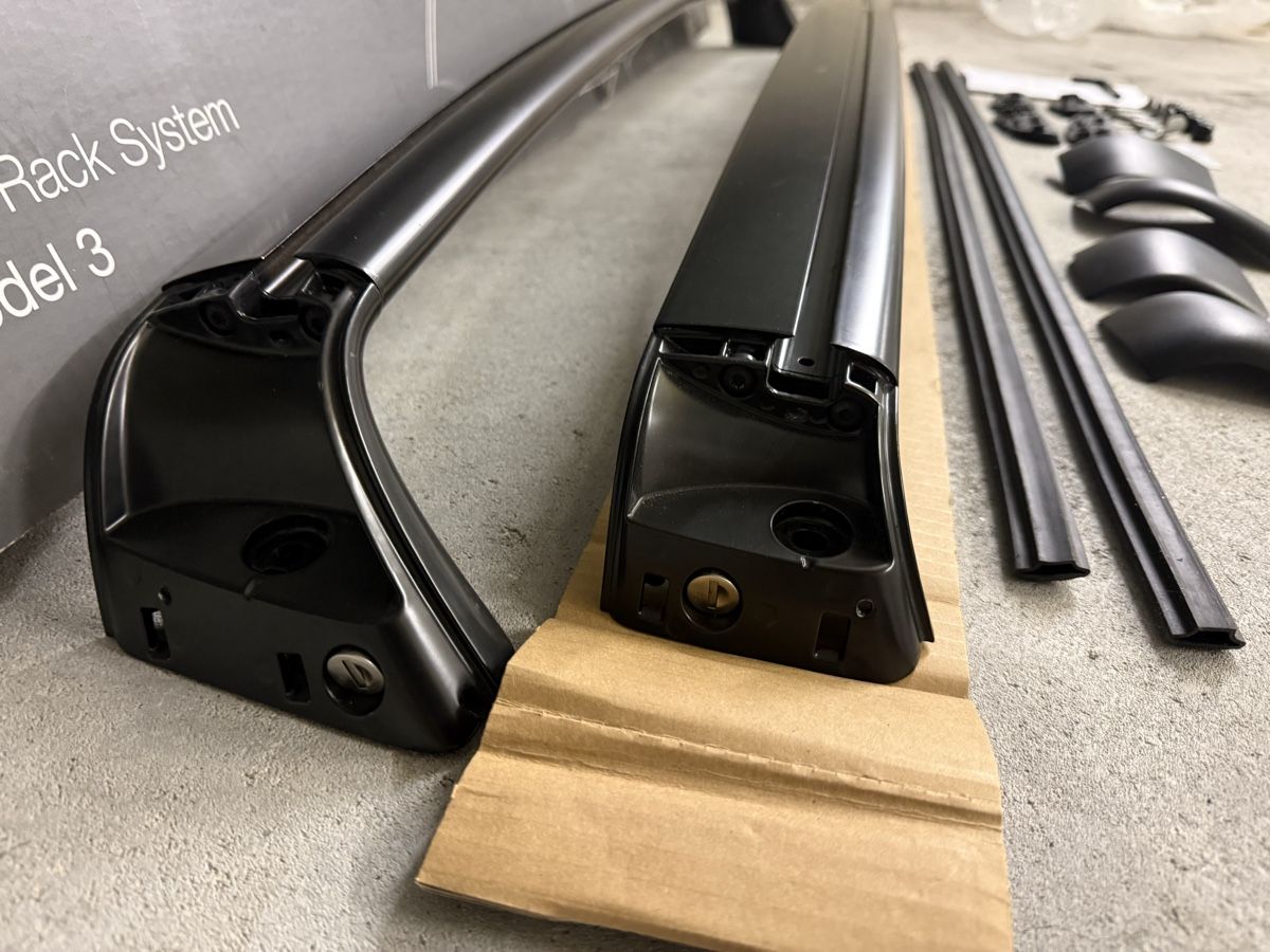 Barres de toit: Original Tesla Model 3 Dachträger – D'occasion à Kriens par CrOuZo 3