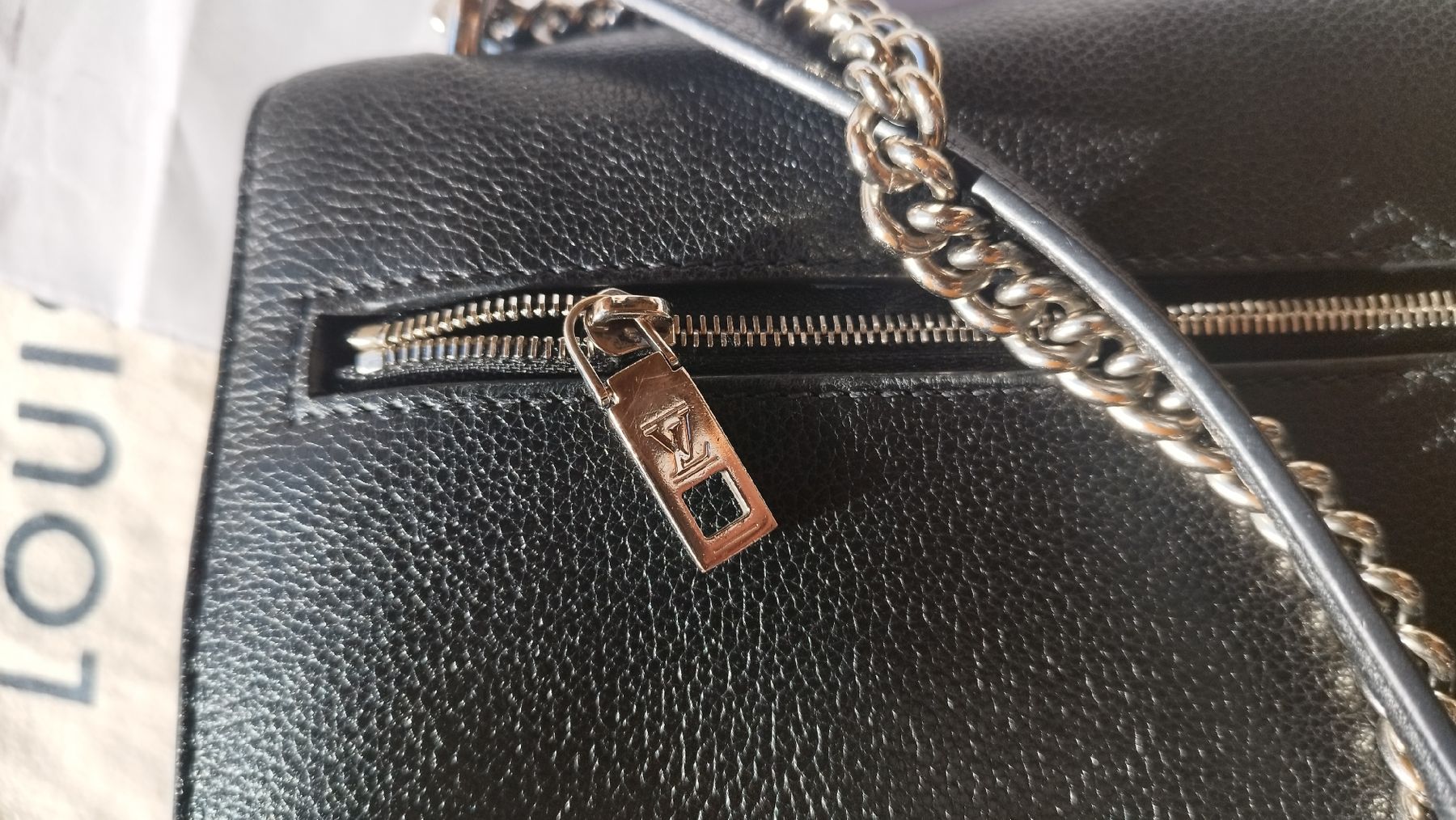 Louis Vuitton Borse da donna: Louis Vuitton Lock me BB bag  with invoice  – Usato da Silvaplana venduto da gin_h6nz 9
