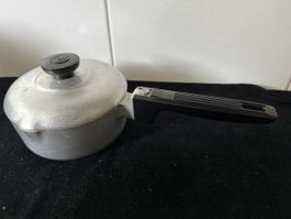 Kleine massive Aluminium Pfanne 0.9 l. Magnalite Classic