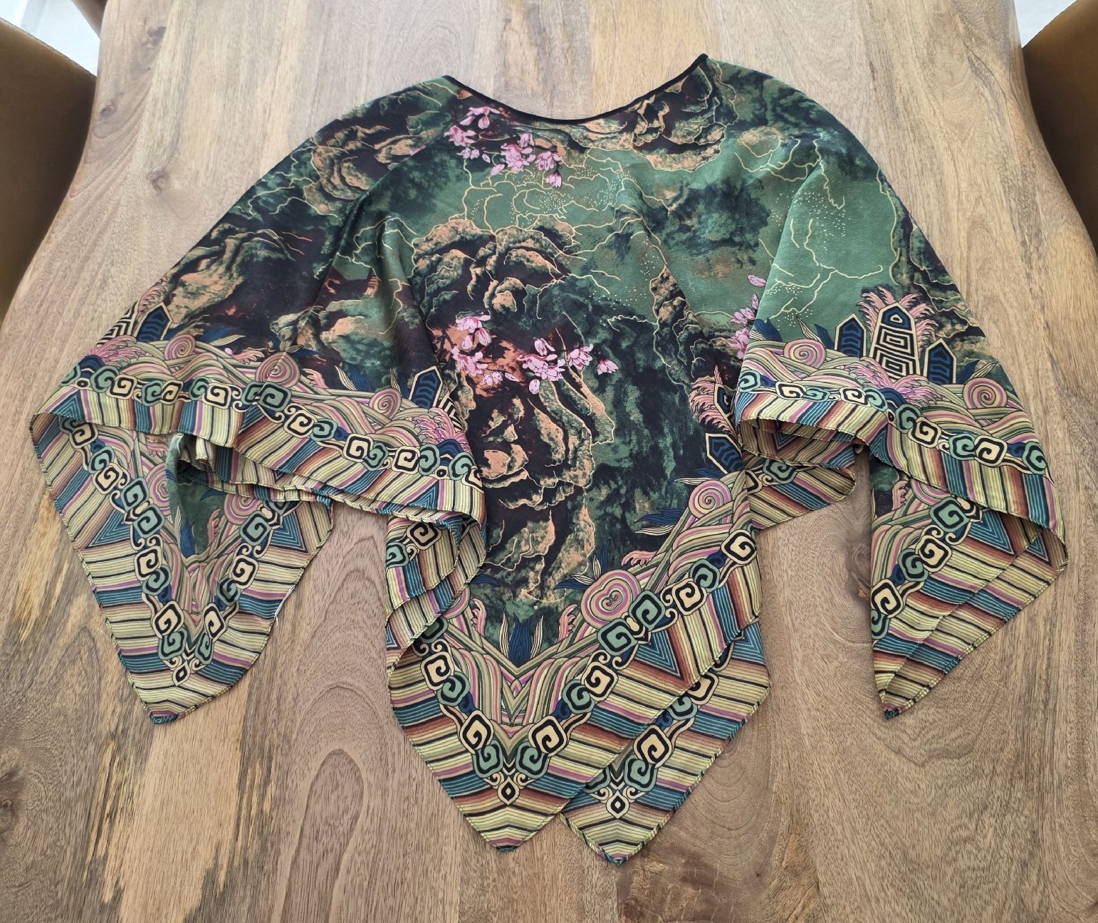 Bolero: Damen Poncho mit Print Grösse Universal Neu – Nuovo (secondo la descrizione) da Rheinsulz venduto da Gilea 4