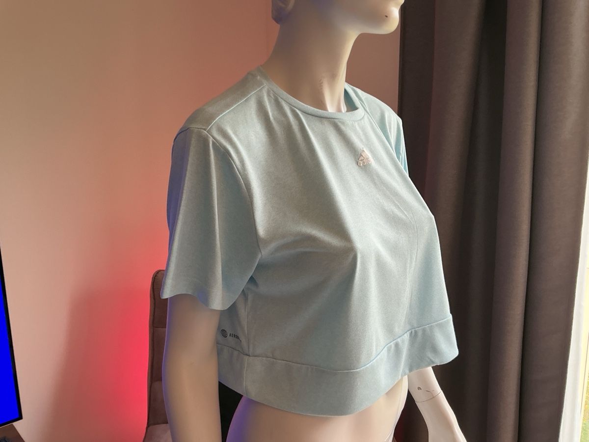 Adidas Top: Adidas Crop Top  [[Grösse S] – Usato da Kilchberg ZH venduto da nad_6dwp