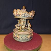 Musik Spieluhr Karussell mit Pferden und Engeln