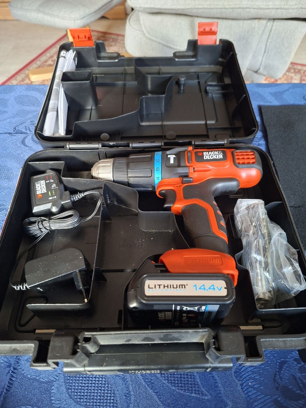Trapani: Black+Decker Bohrschrauber 14,4V Akku+Koffer+Bits – Nuovo (secondo la descrizione) da Marbach LU venduto da antanarivo 1