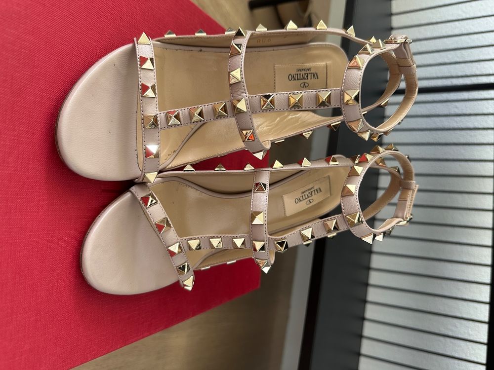 VALENTINO ROCKSTUD POUDER 37 | Kaufen auf Ricardo