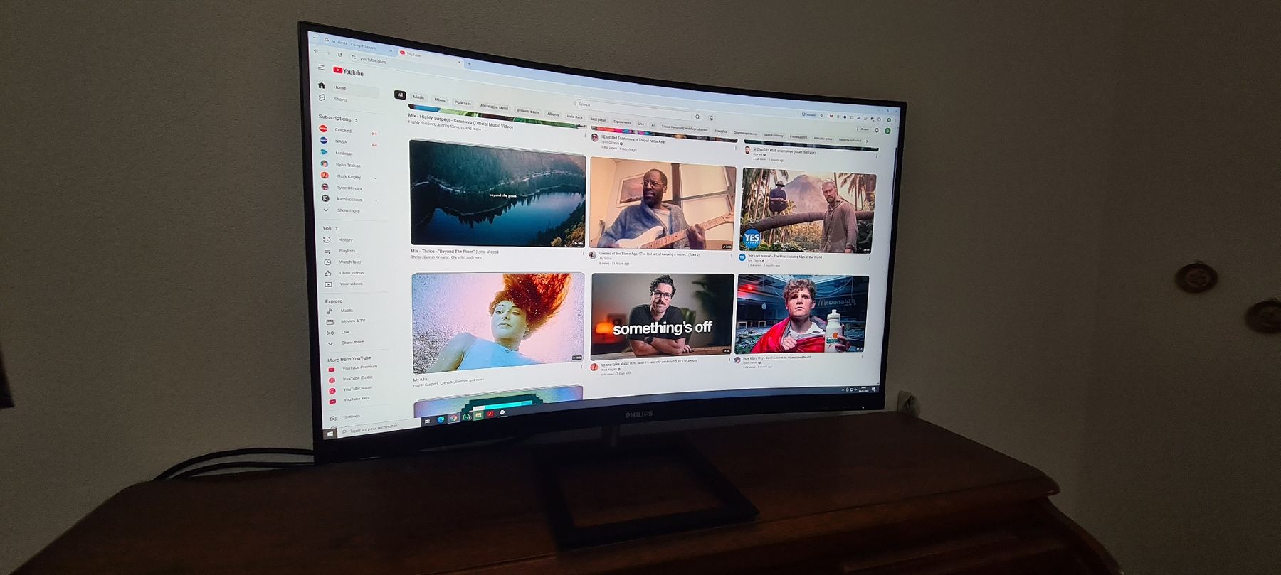 Philips Monitor: Écran Incurvé Philips 32 Pouces – Usato da Farvagny-le-Petit venduto da dru_w5b6 4