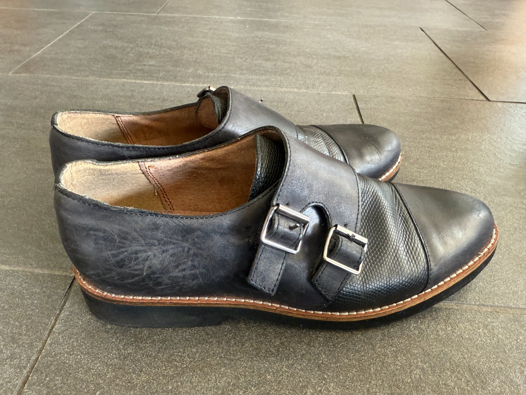 Scarpe da donna: Spende MSF - AKIRA - Monk-Strap-Schuhe - Gr. 40 – Usato da Fällanden venduto da La_Natie 1