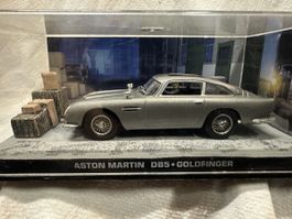 James bond db5 Aston Martin 007 goldfinger 