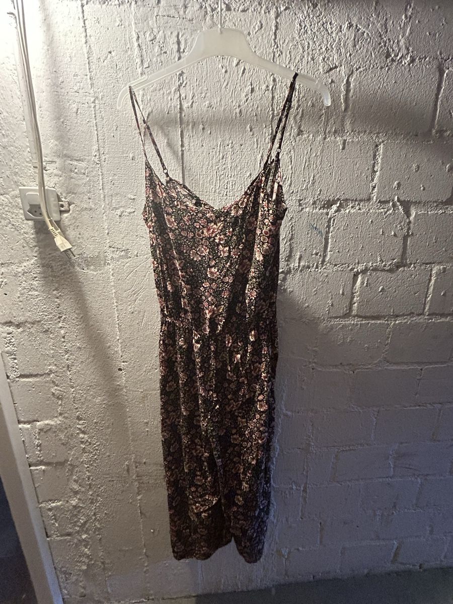 Jumpsuits: Jumpsuit mit Blumenmuster – Gebraucht aus Zürich von mar_jxh9