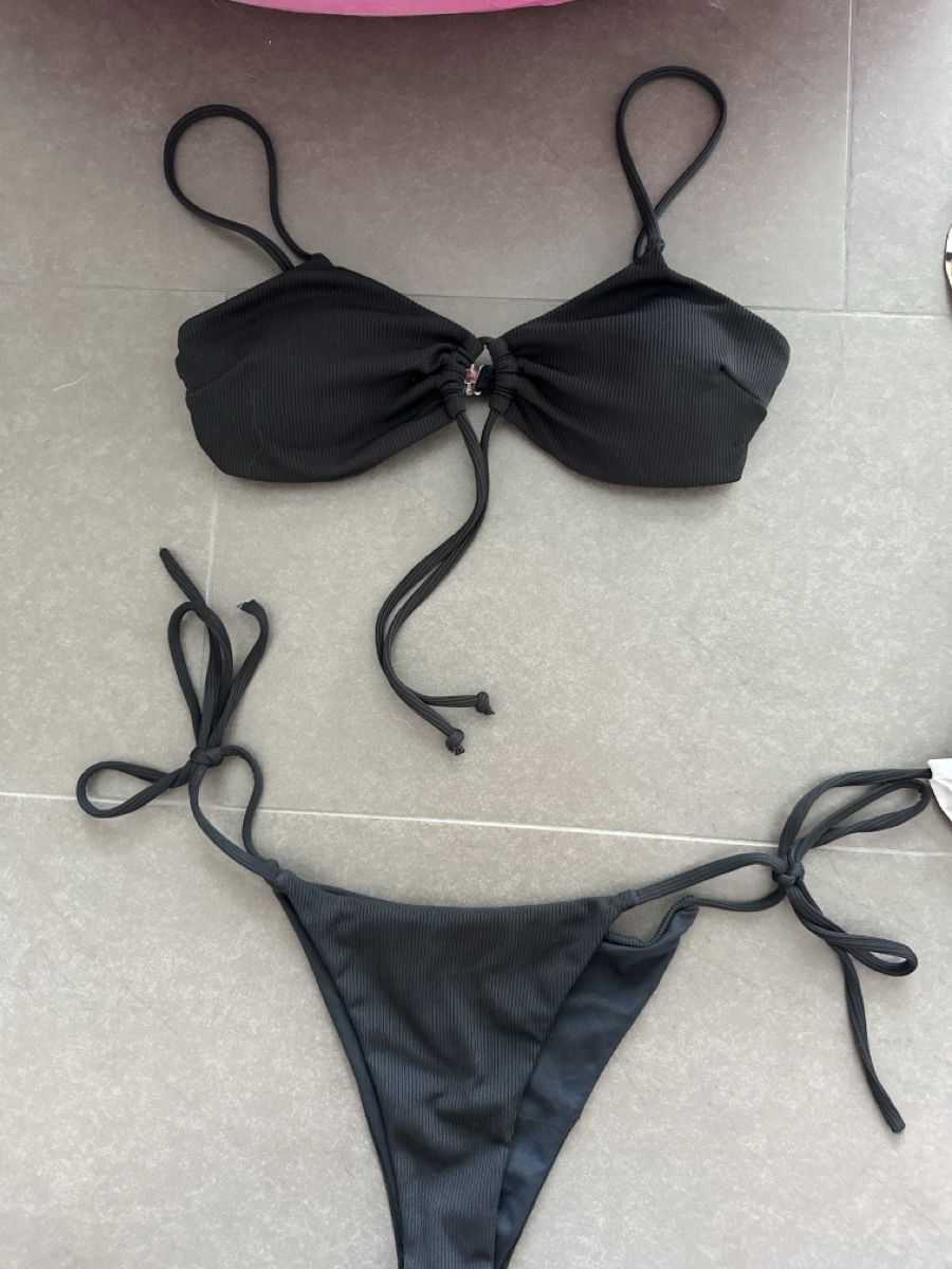 Costumi da bagno & Bikini: 2x Bikini mit Leo-Muster und Rüschen Grösse S – Usato da Zug venduto da a.marryl 2