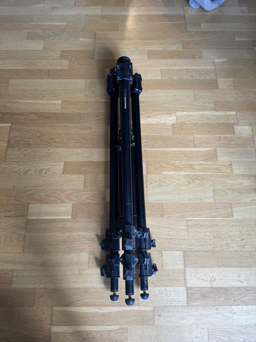 Manfrotto Stative & Stativköpfe: Manfrotto 161MK2b Fotostativ – Gebraucht aus Zürich von jcortis