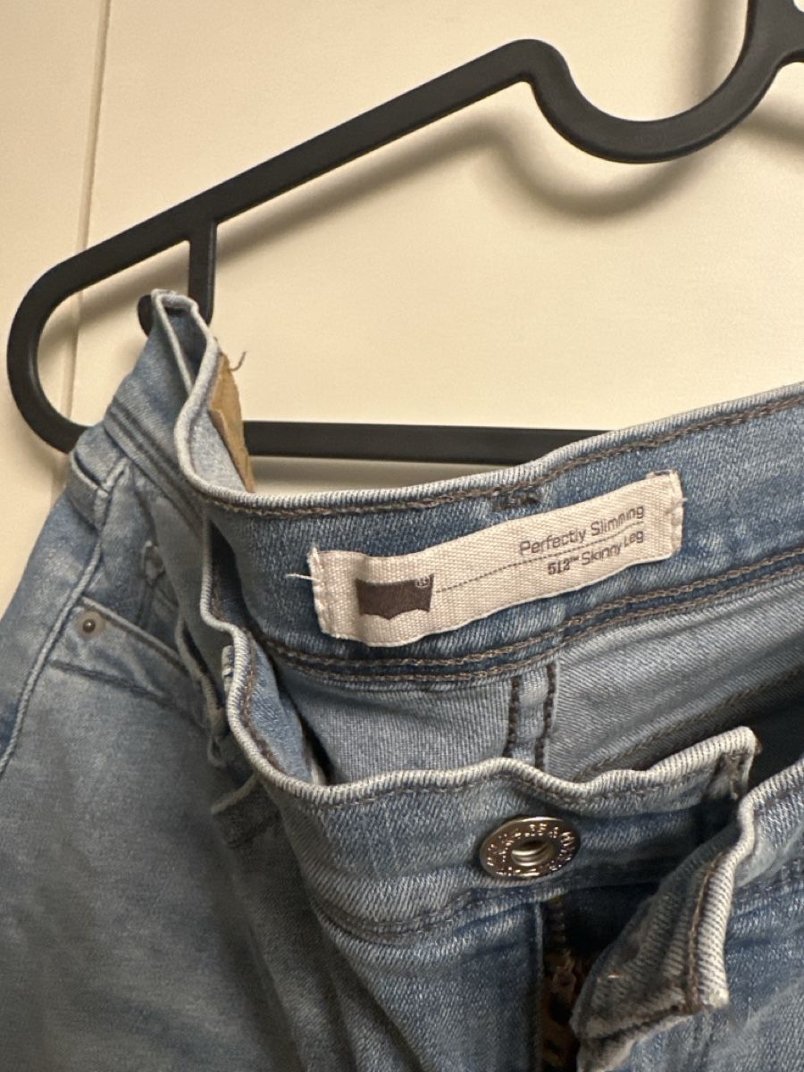 Tommy Hilfiger Jeans: Jeans Packet, Tommy Hilfiger &Levi's – Gebraucht aus Zug von a.marryl 9