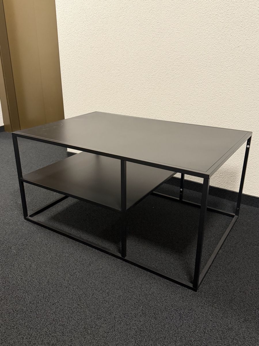 Tables: Design Couchtisch – D'occasion à Maienfeld par hfo_b9jq