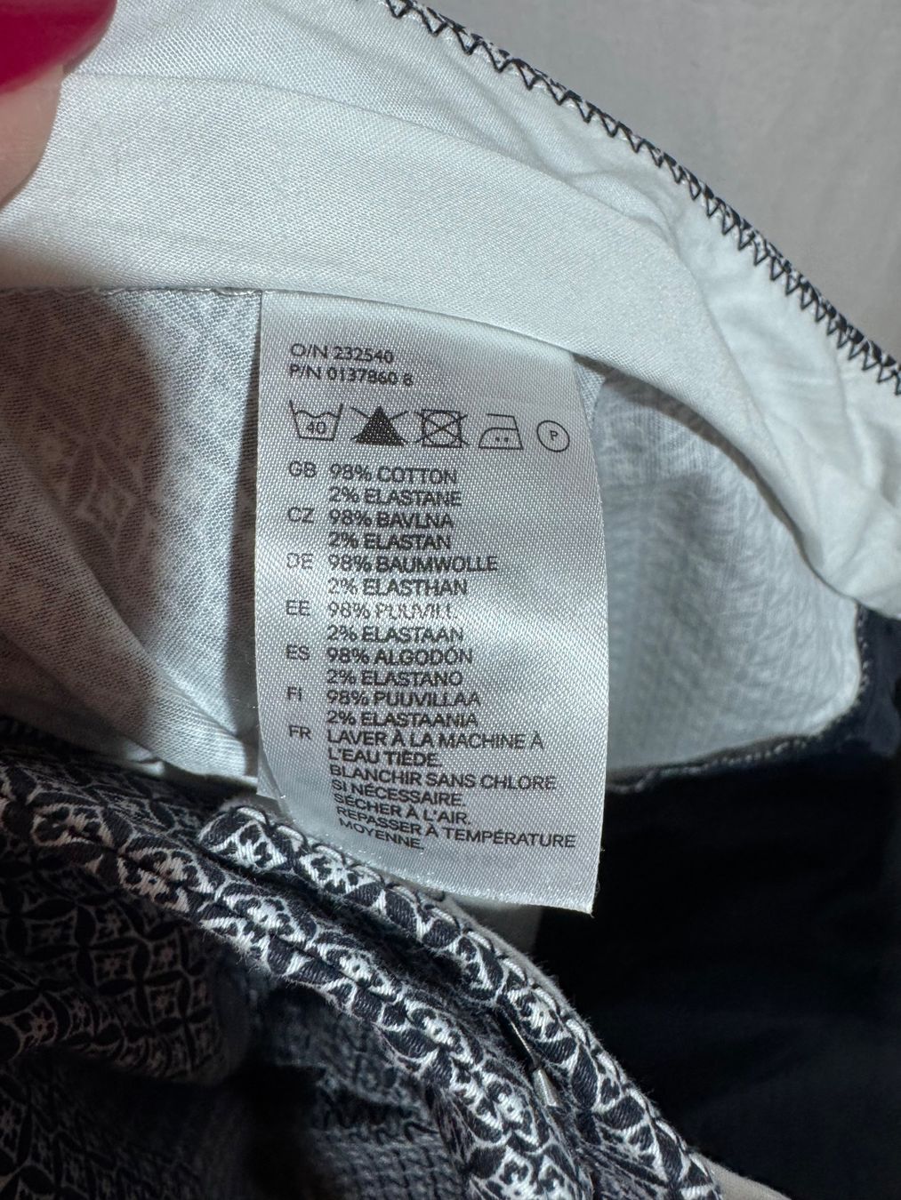 H&M Pantaloni: Gemusterte Stoffhose von H&M Gr. 40 – Usato da Grosswangen venduto da SALE_SALE_SALE 3