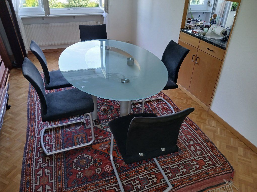 Set de table et chaises: Glastisch mit 5 Stühlen – D'occasion à Flums Hochwiese par Sirius15 2