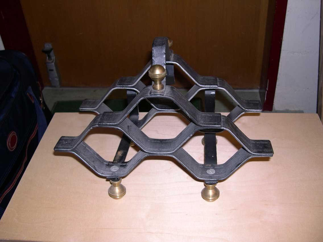 Tutte le decorazioni: Joli porte bouteille – Usato da La Chaux-de-Fonds venduto da Cooltchaps