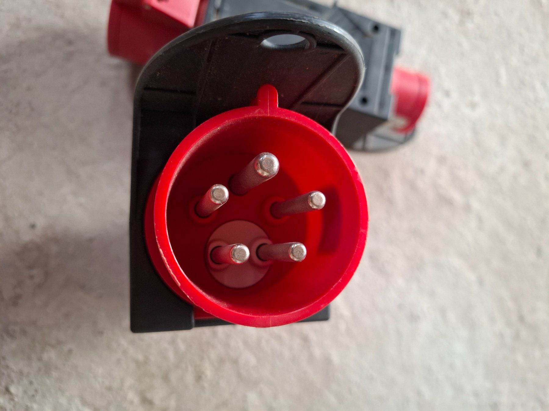Laufwerke & Adapter: PCE 9436432 CEE Adapter – Gebraucht aus Steg im Tösstal von LARO14 7