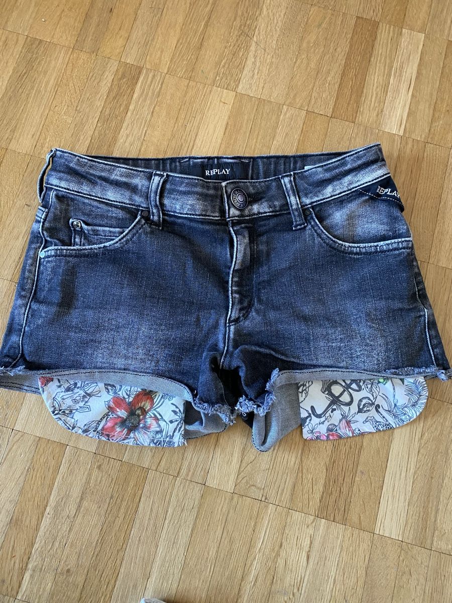Replay Kleiderpakete & -sets: 3 Mädchen Shorts Gr. 134 Replay & Zara – Gebraucht aus Zürich von sar_7s87 2