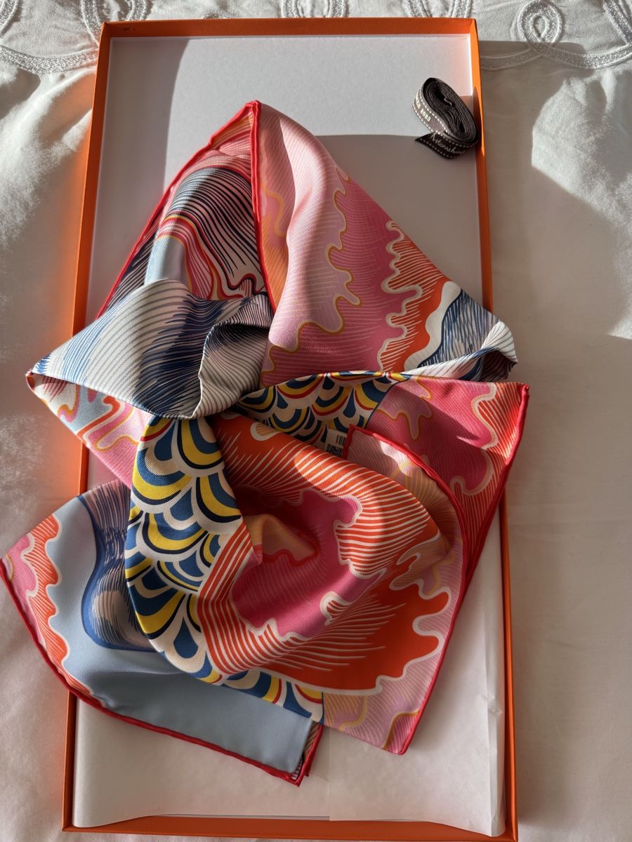 Hermès Foulard & Sciarpe: Hermès double face Cheval Sirène – Nuovo e nell'imballaggio originale da Genève venduto da Allisgood