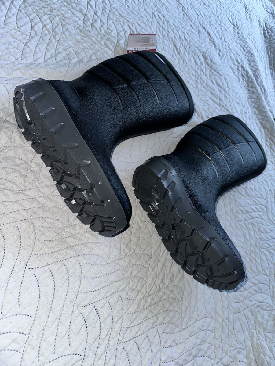 Scarpe da uomo: Warme Winterstiefel WORKER Gr. 37/38, Neu! – Nuovo (secondo la descrizione) da Koppigen venduto da Ekos 2