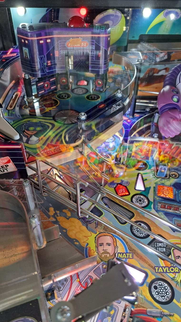 Stern Pinball Flipperkästen: Flipperkasten Foo Fighters Premium – Gebraucht aus Wil von meinflipper 6