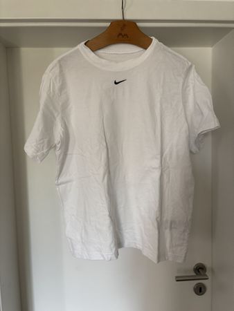 T-shirt Nike blanc, taille M, neuf jamais porté