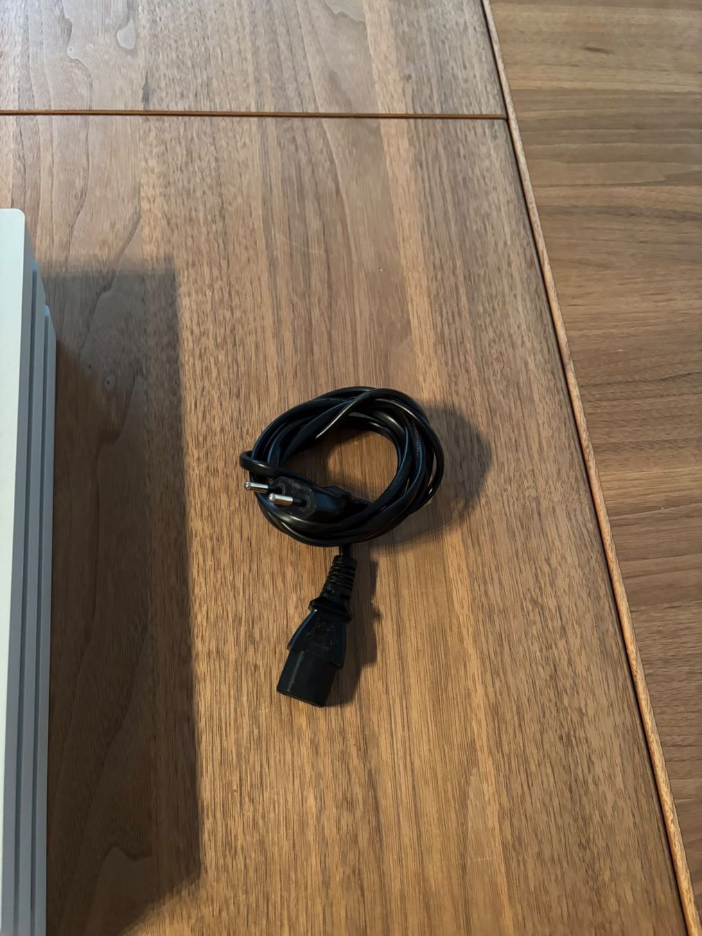 Sony Konsolen: Sony Playstation 4 Pro in Weiss mit 2 Controller – Gebraucht aus Stalden VS von ile_ld6t 2