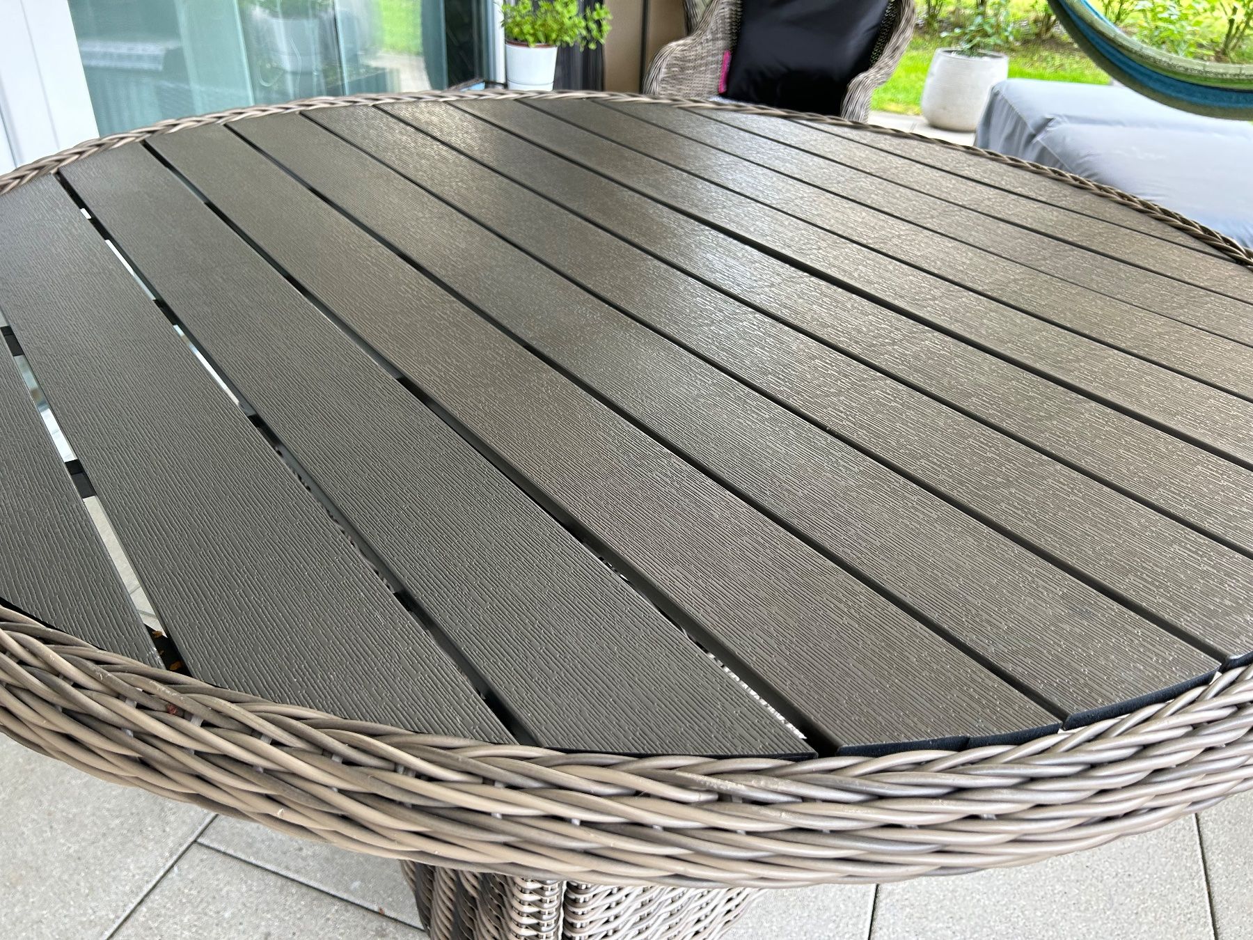 Tische: Gartentisch Rund Polyrattan 99.- – Neu (gemäss Beschreibung) aus Siebnen von  2