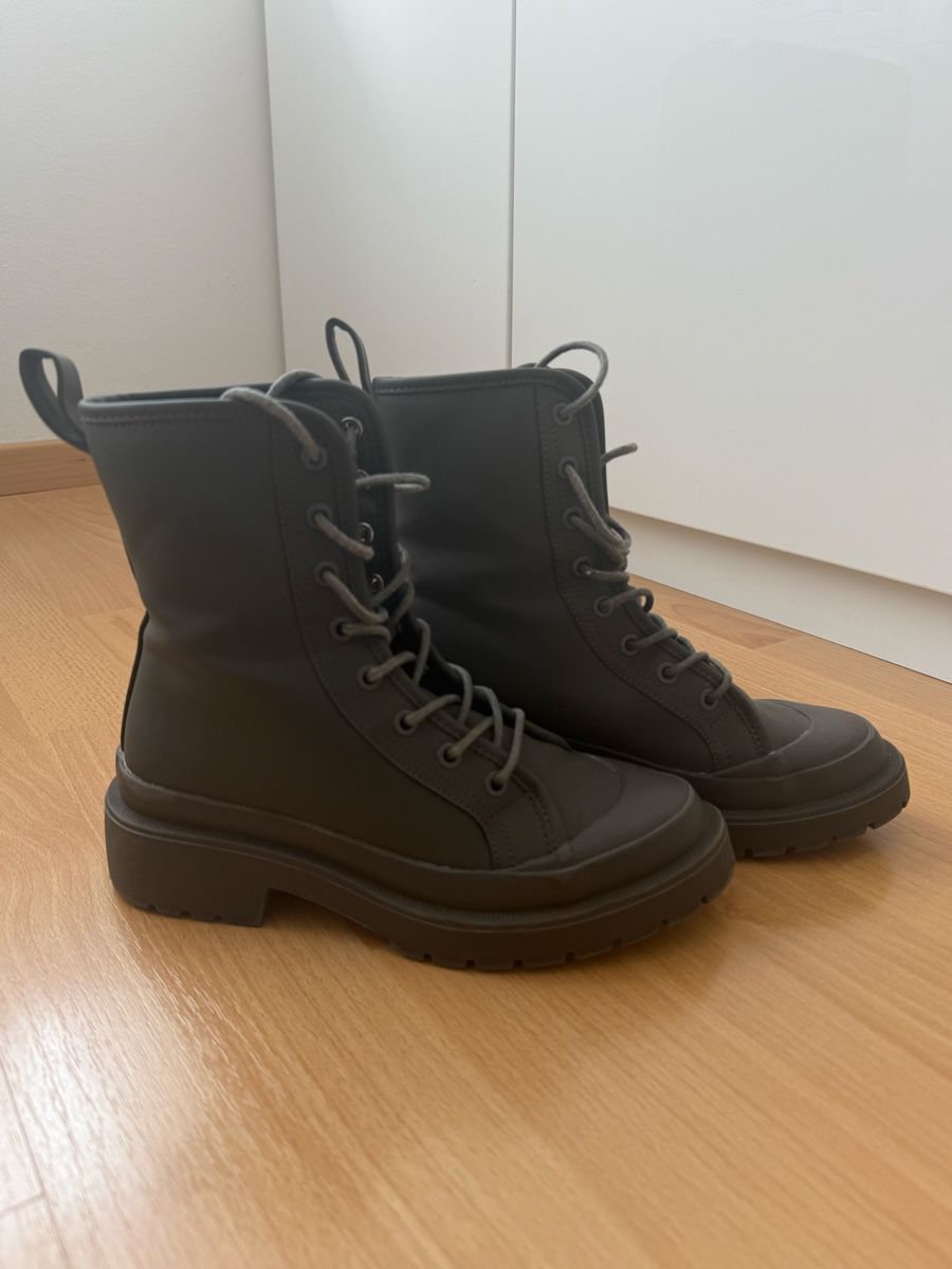 Scarpe da donna: Stiefel wasserfest - 36 – Usato da Bazenheid venduto da h.m.s