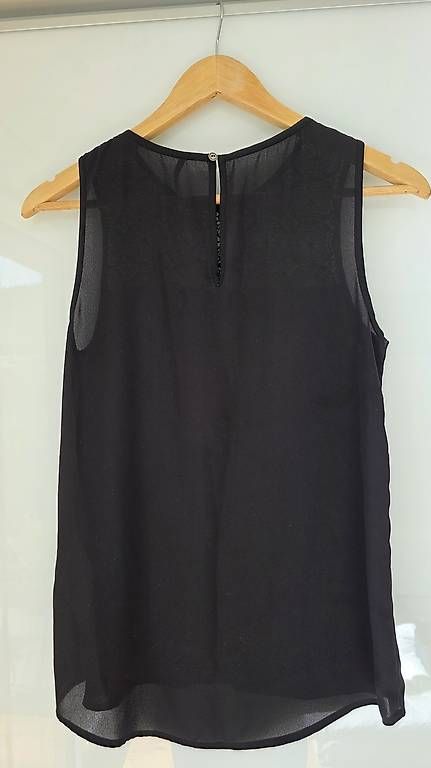 Camicette: Schwarze Bluse mit Spitzendetail – Usato da Dagmersellen venduto da jul_y8bh 1
