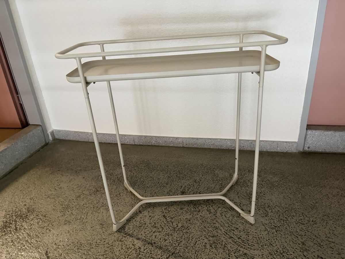Scaffali: Ablage / Gestell  – Usato da Zürich venduto da oma_w5ss